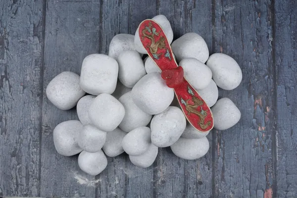 Crystal_White_Pebbles_-__L_(3-5_inch)
