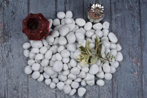 Crystal_White_Pebbles_-__S_(1-2_inch)