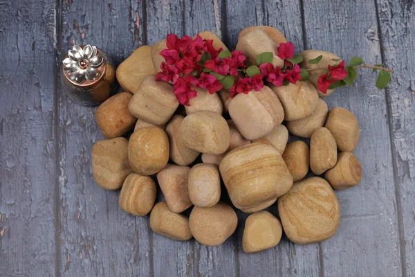 Golden_Teak_Pebbles_-_L_(3-5_inch)