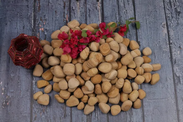 Golden_Teak_Pebbles_-_S_(1-2_inch)