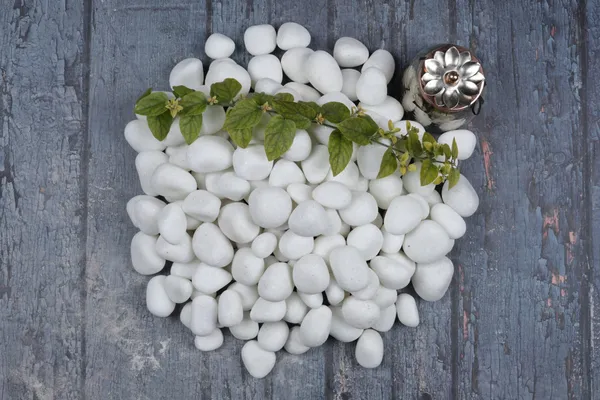 Snow_White_Pebbles_-_S_(1-2_inch)