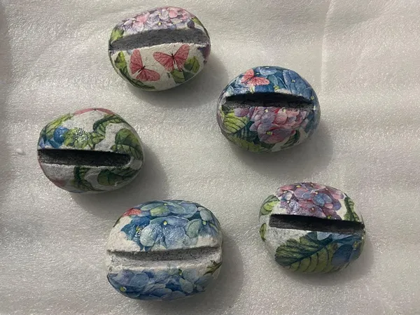 Floral_Color_Design_on_Natural_Stone_Handmade_Designer_Business_Card_Holder