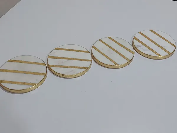 mat_gold_round_marble_coasters_(Set_of_4)