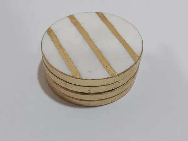 mat_gold_round_marble_coasters_(Set_of_4)