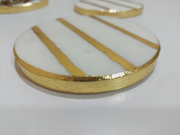 bright_gold_and_white_marble_coasters_(Set_of_4)