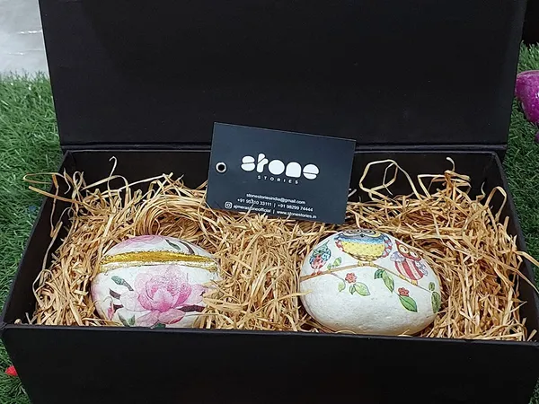 Multipurpose_Premium_Gift_Set_and_Hamper_including_Marble_Decoupaged_Business_Card_Holder_and_Paperweight_for_Corporate_and_Personal_Gifting