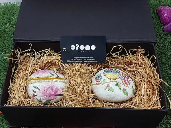 Multipurpose_Premium_Gift_Set_and_Hamper_including_Marble_Decoupaged_Business_Card_Holder_and_Paperweight_for_Corporate_and_Personal_Gifting