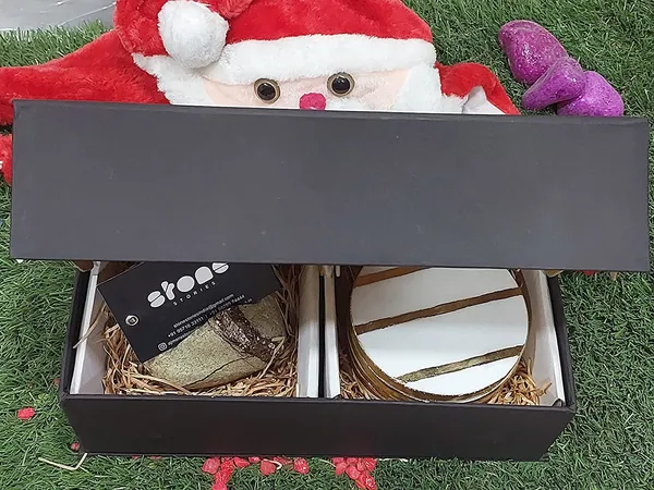 Multipurpose_Marble_Premium_Gift_Set_and_hamper_including_Business_Card_Holder_and_set_of_Elegant_Marble_Coasters_etched_with_gold_lines_for_corporate_and_personal_gifting