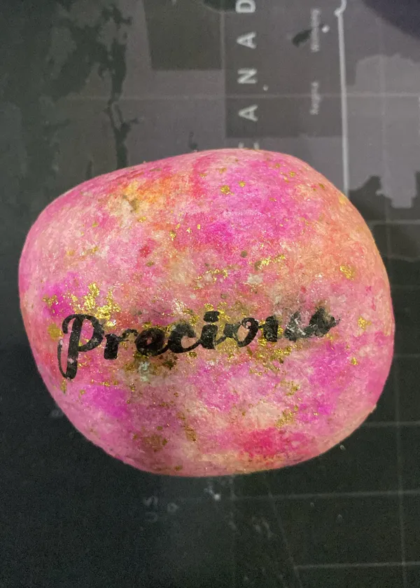 Stone_Handcrafted_rainbow_Designer_Stone__Gifting_Stones