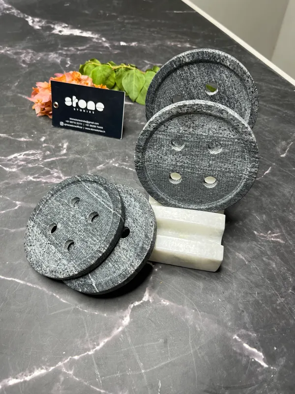Black_Coaster_set_Of_4_in_4inch_