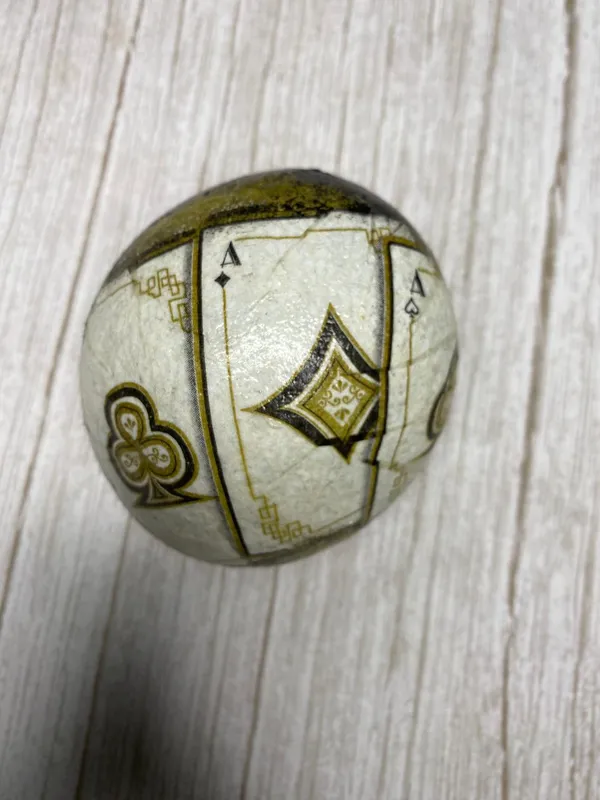 Royal_Playing_Cards_Stone_Paperweight