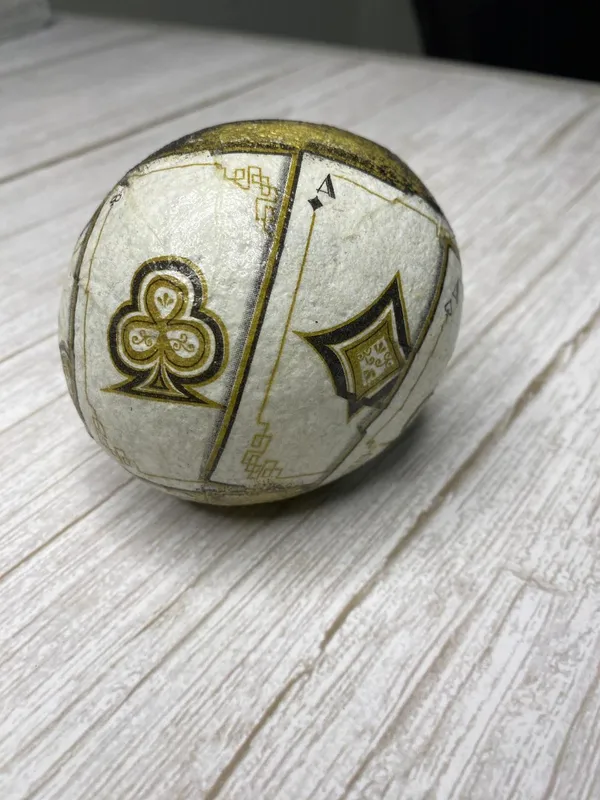 Royal_Playing_Cards_Stone_Paperweight