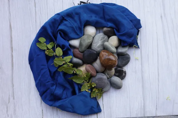 Himalayan_Shimmery_Mix_Size_Polished_Pebbles