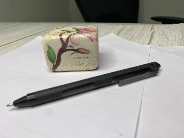 Vintage_Magnolia_Decoupage_Paperweight