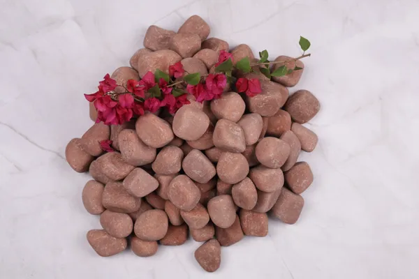 Agrarian_Red_pebbles_M