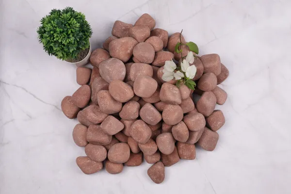 Agrarian_Red_pebbles_M