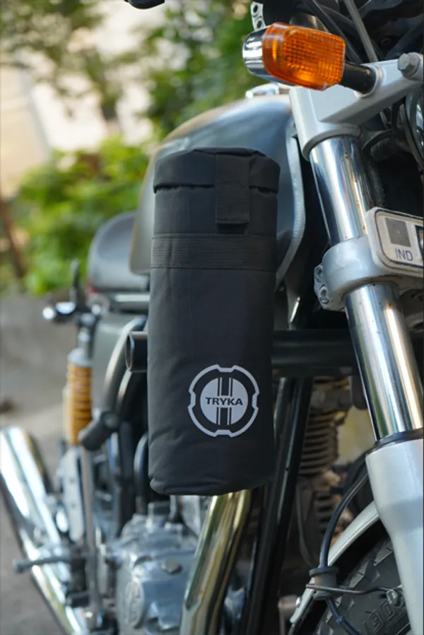 Premium_Black_and_Radium_White_Bike_Hydration_Kit__with_Heat_Shield