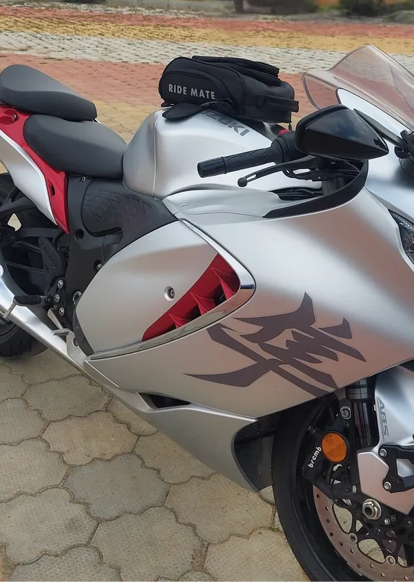 RIDE_MATE_Premium_Tank_Bag_-_10_Litres_-_Durable,_Compact_&_Versatile