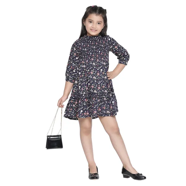 Green_Solid_Regular_Good_Looking_Dress_For_Girls