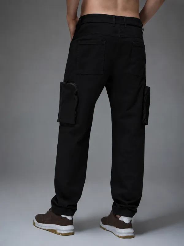 Men_Relaxed_Fit_Cargos_Pants