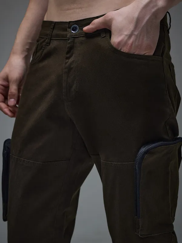 Men_Relaxed_Fit_Cargos_Pants