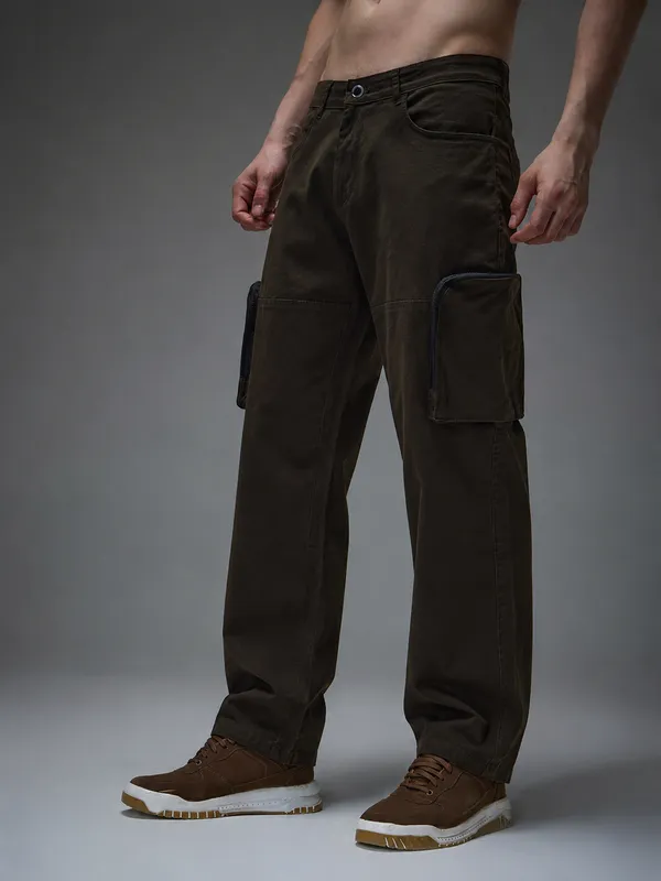Men_Relaxed_Fit_Cargos_Pants