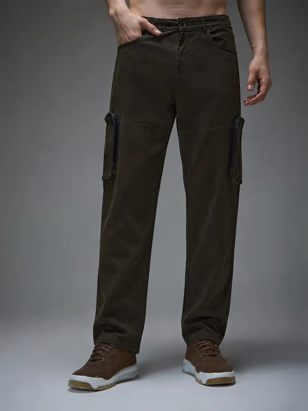 Men_Relaxed_Fit_Cargos_Pants