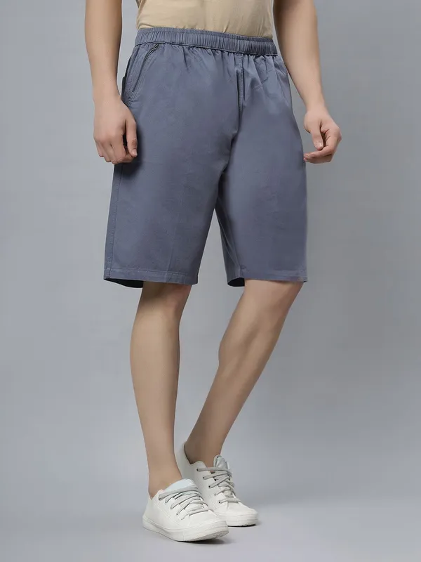 Men_Solid_Regular_Fit_Camo_Cargo_Shorts
