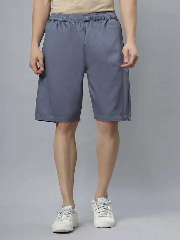Men_Solid_Regular_Fit_Camo_Cargo_Shorts