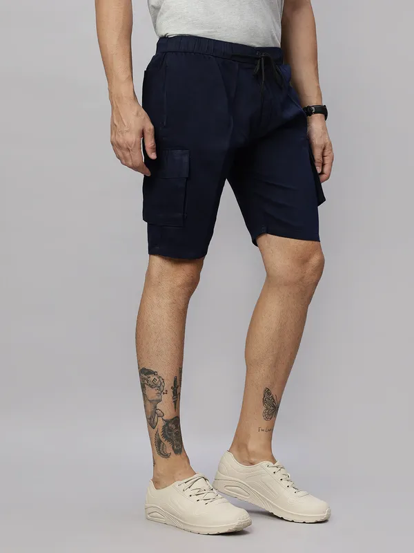 Men_Solid_Regular_Fit_Camo_Cargo_Shorts