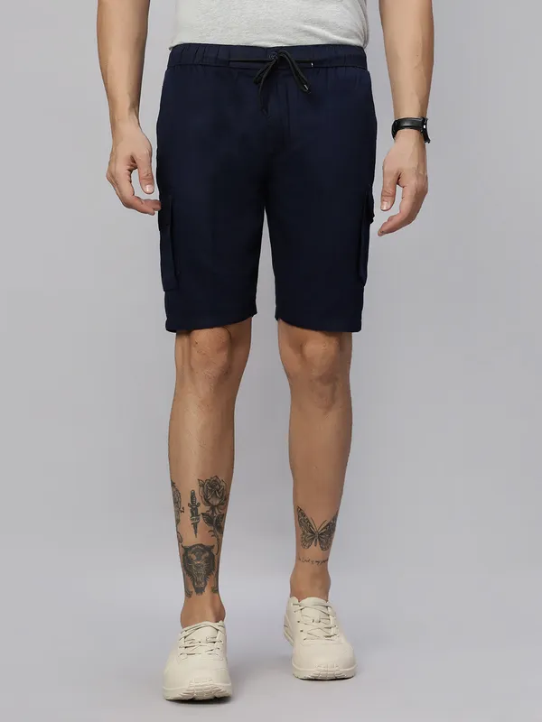 Men_Solid_Regular_Fit_Camo_Cargo_Shorts
