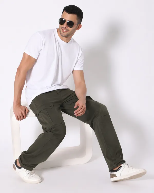 Men_Relaxed_Fit_Cargos_Pants