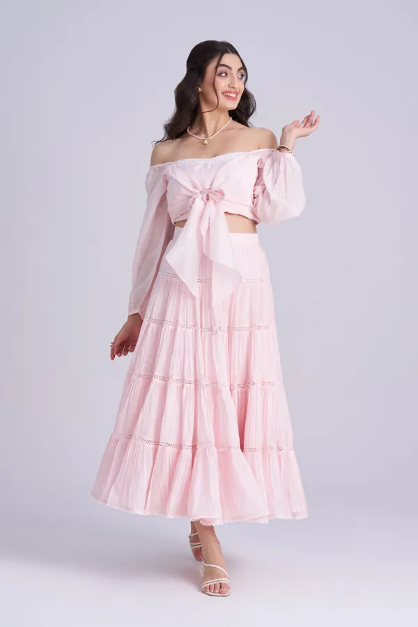 Pink_skirt_and_top