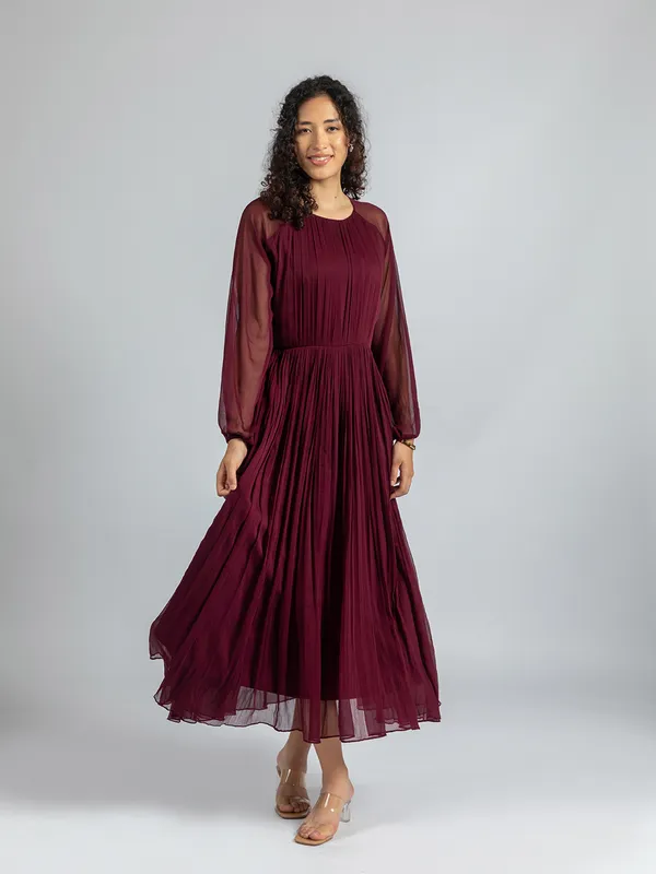 Flowy_chiffon_Dress_|_Maroon_gown_for_women