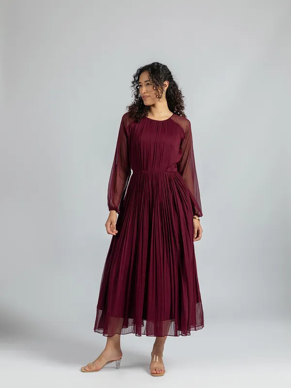 Flowy_chiffon_Dress_|_Maroon_gown_for_women