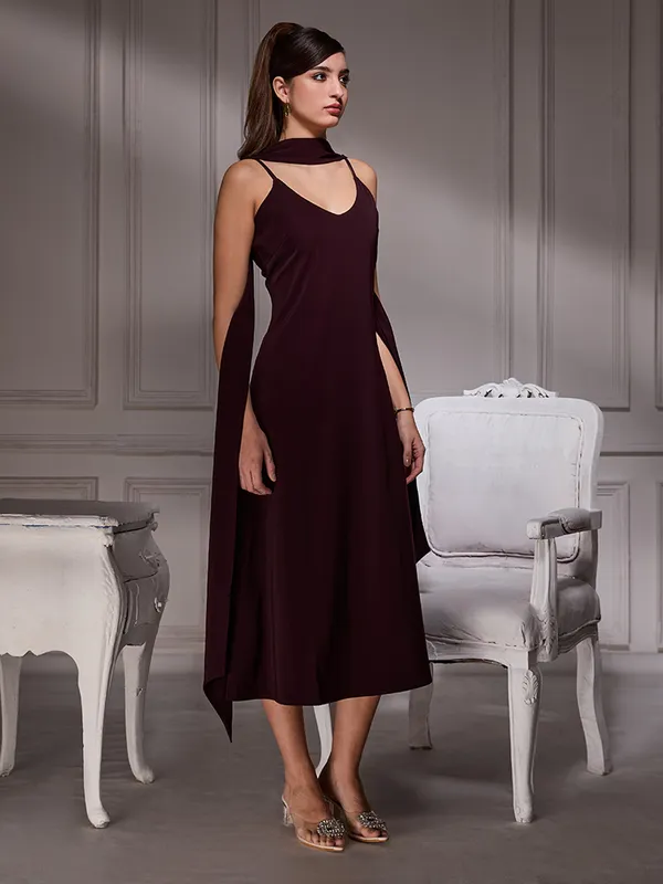 MAROON_STOLE_DRESS