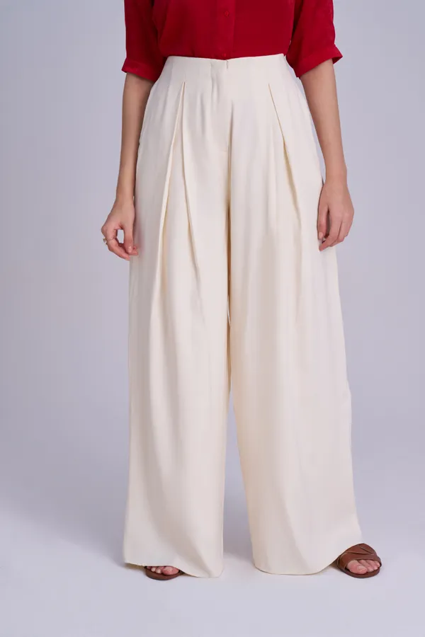 WHITE_KOREAN_PLEATED_PANT
