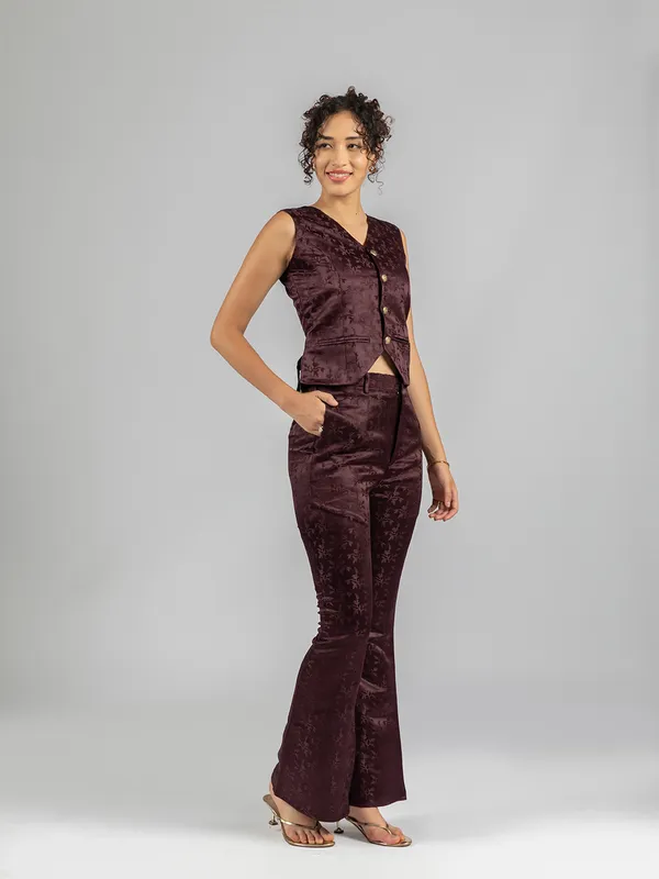 MAROON_BROCADE_PANT