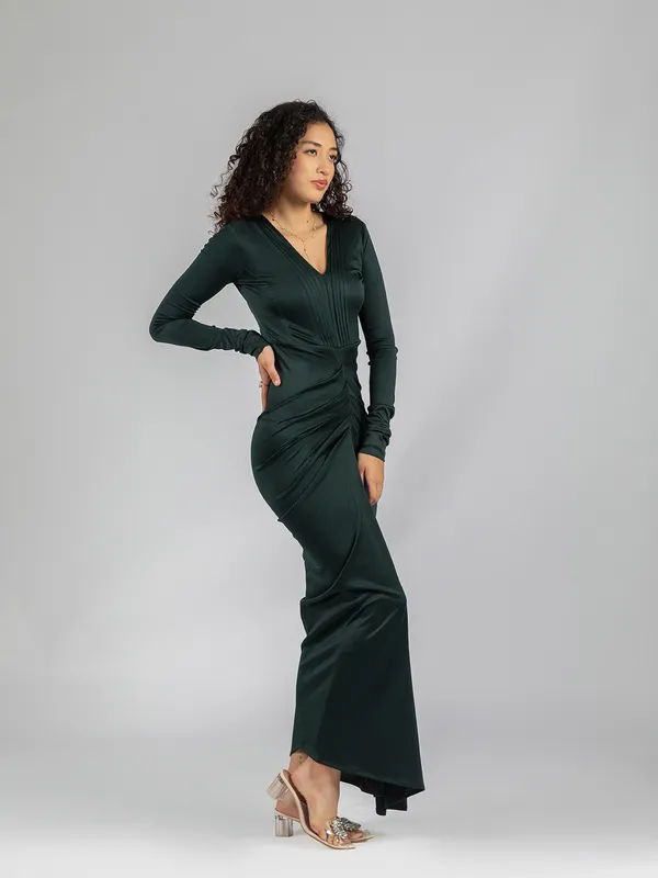 Green_Draped_Stretchable_V-neck_Dress