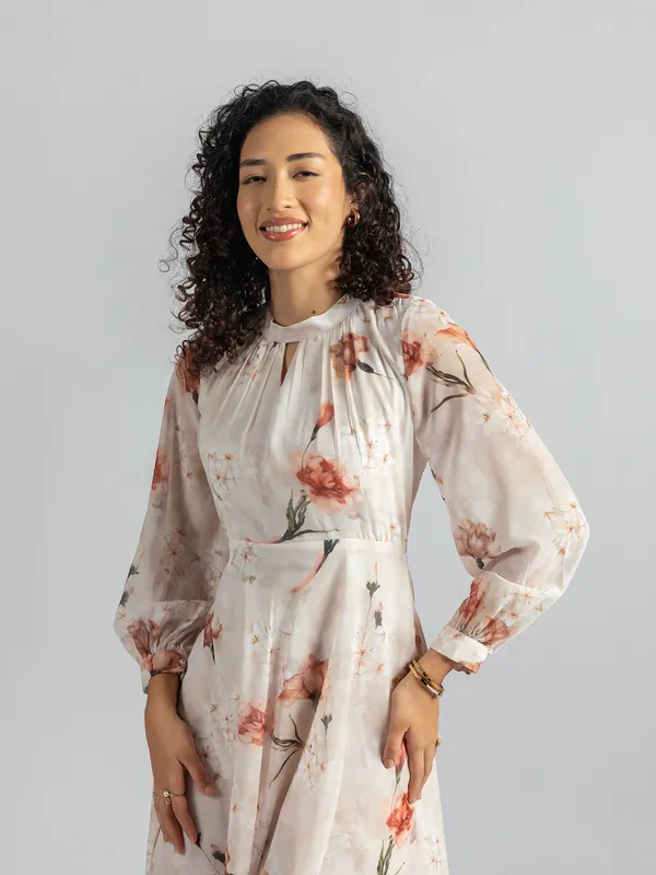 BEIGE_FLORAL_PRINTED_V-KEYHOLE_DRESS