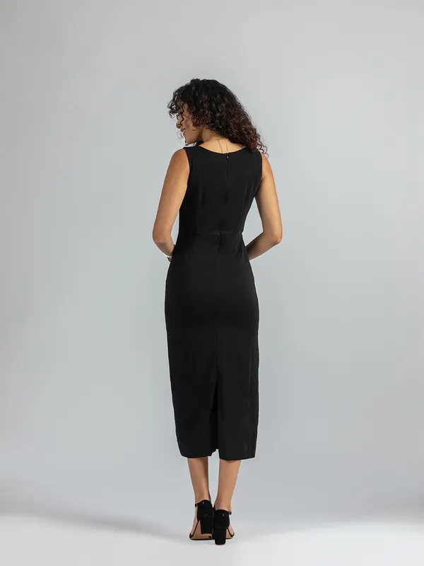 BLACK_NIDA_SLEEVELESS_DRESS
