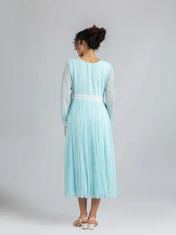 BLUE_WHITE_LACE_BOHEMIAN_DRESS