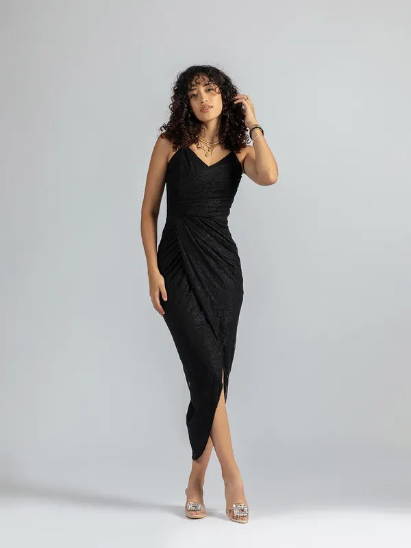 BLACK_RASHEL_NET_SLEEVELESS_DRESS