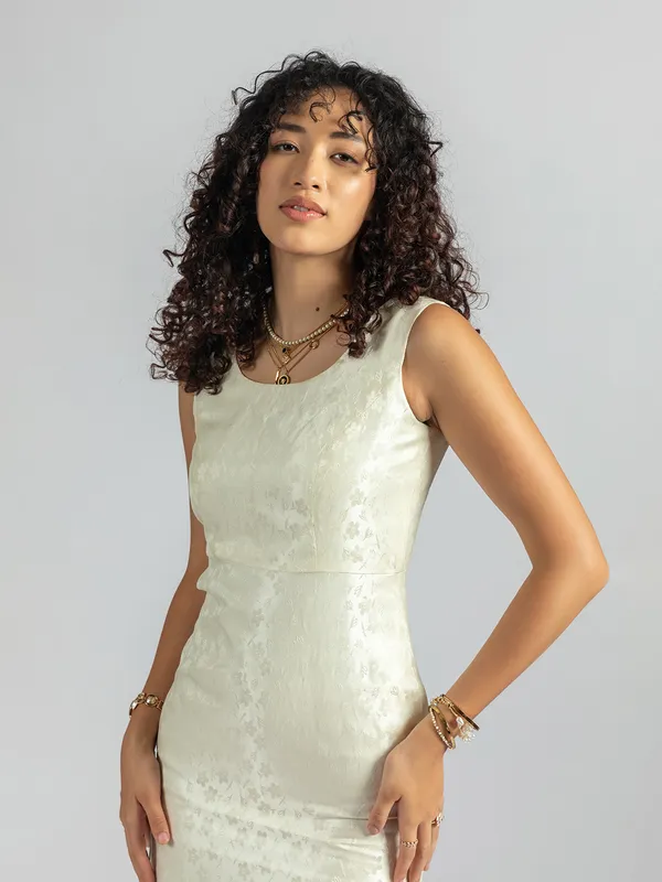 WHITE_BROCADE_DRESS