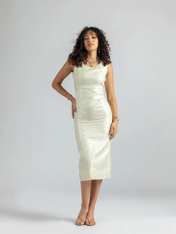 WHITE_BROCADE_DRESS