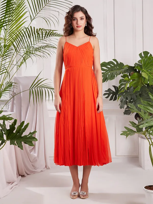 Orange_sleeveless_pleated_dress_|__One_piece_dress
