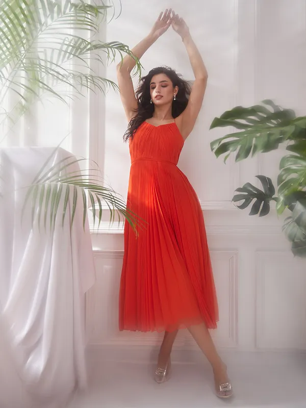 Orange_sleeveless_pleated_dress_|__One_piece_dress