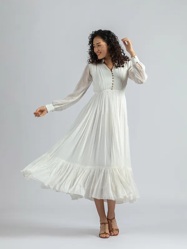 Elegant_white_Pleated_Maxi_Dress_|_Bishop_Sleeve_White_Dress