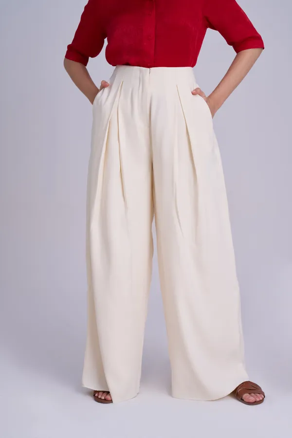 Elegant_Loose_Fit_pleated_White_Pants_|_Chic_Korean_White_Baggy_Pants
