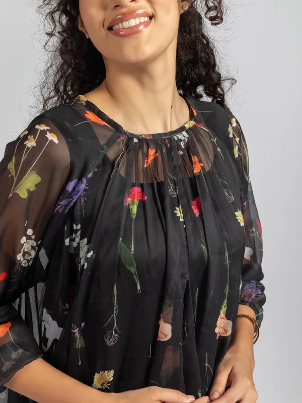 Black_Printed_loose_fit_Top_|_Women's_casual_sheer_top_with_detached_inner